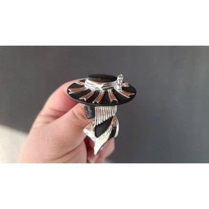 Torino Woman in Hat Brooch